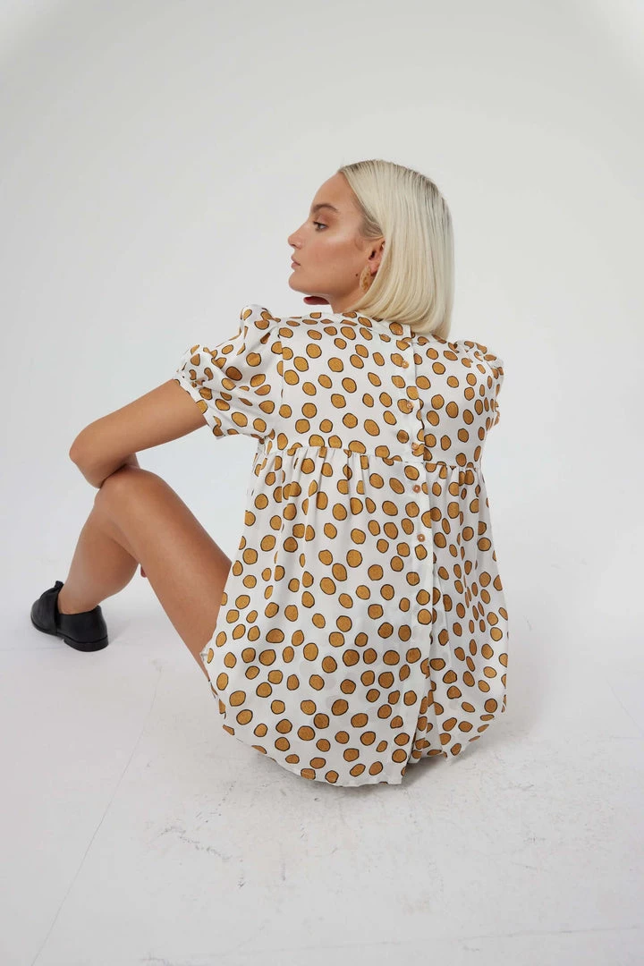 Heimstone Gaya Blouse In White XXL Messy Dots SALES 4 Heimstone Gaya Blouse In White XXL Messy Dots SALES